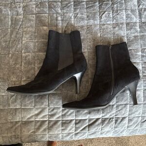 Predictions Black Suede Ankle Black Booties Boots Size 9 Great Condition